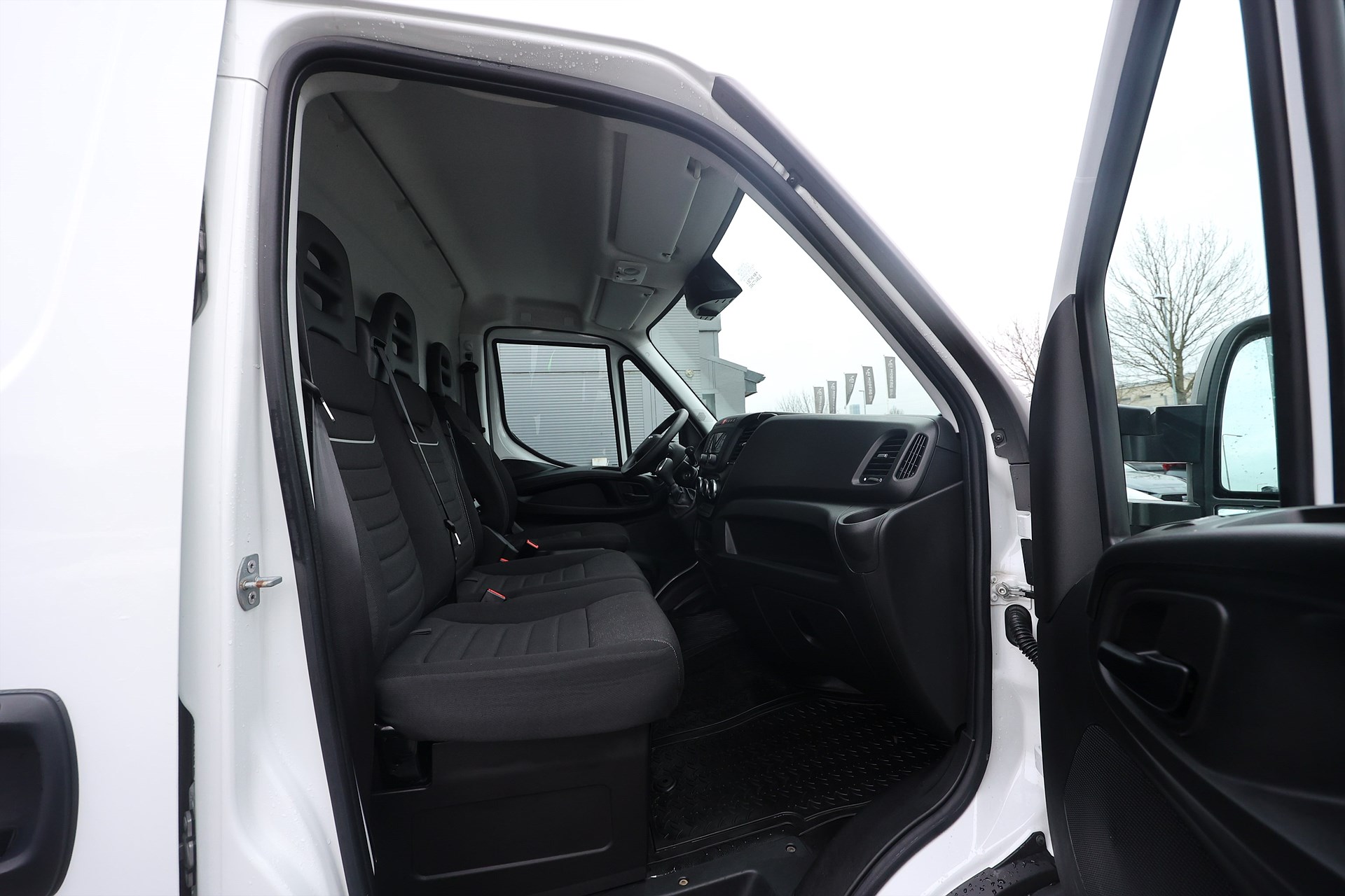 Iveco Daily 35-140 Chassi Cab 2.3 JTD 136hk BG-lyft MOMS