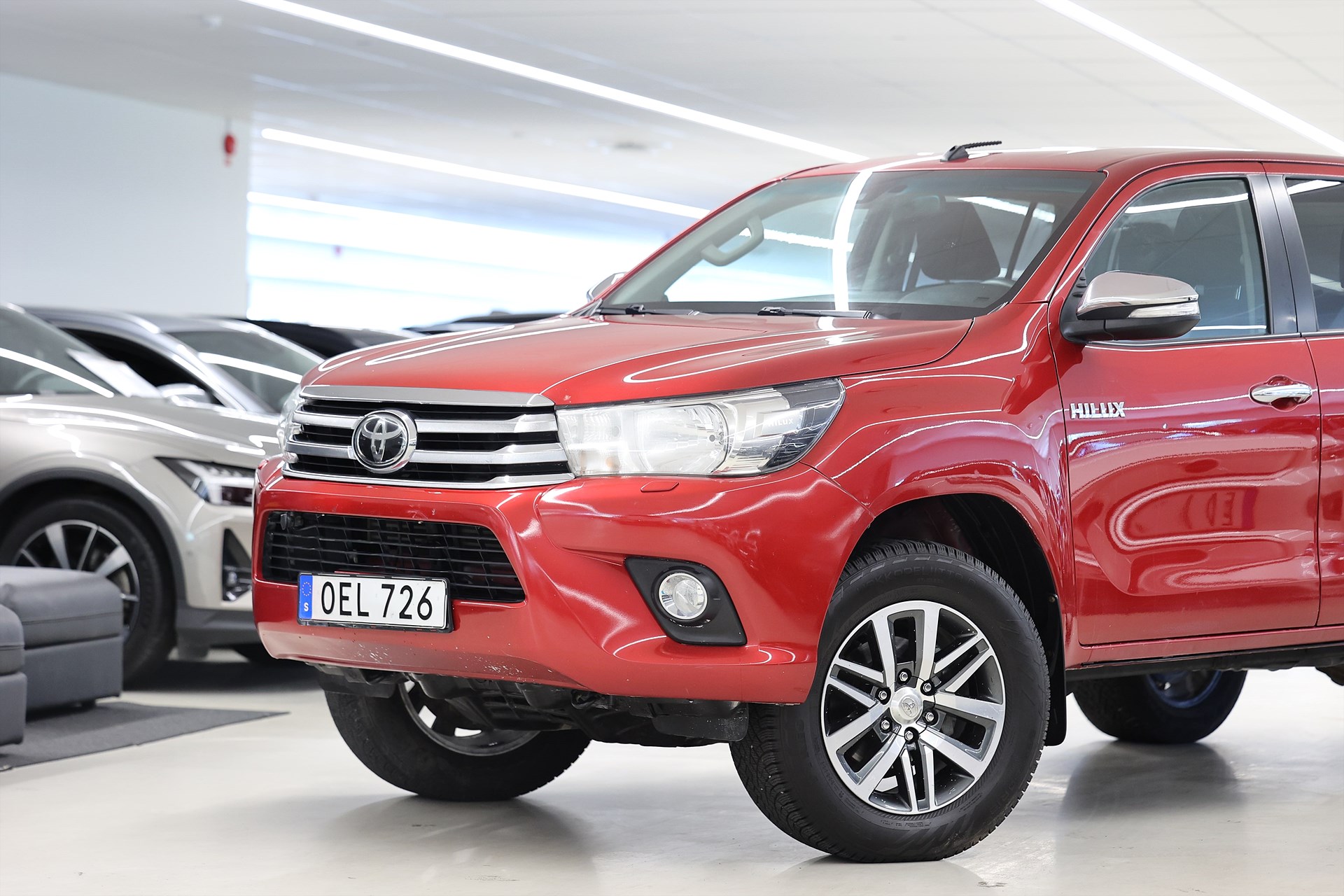 Toyota Hilux 2.4 AWD 150hk Drag B-kamera Värmare MOMS