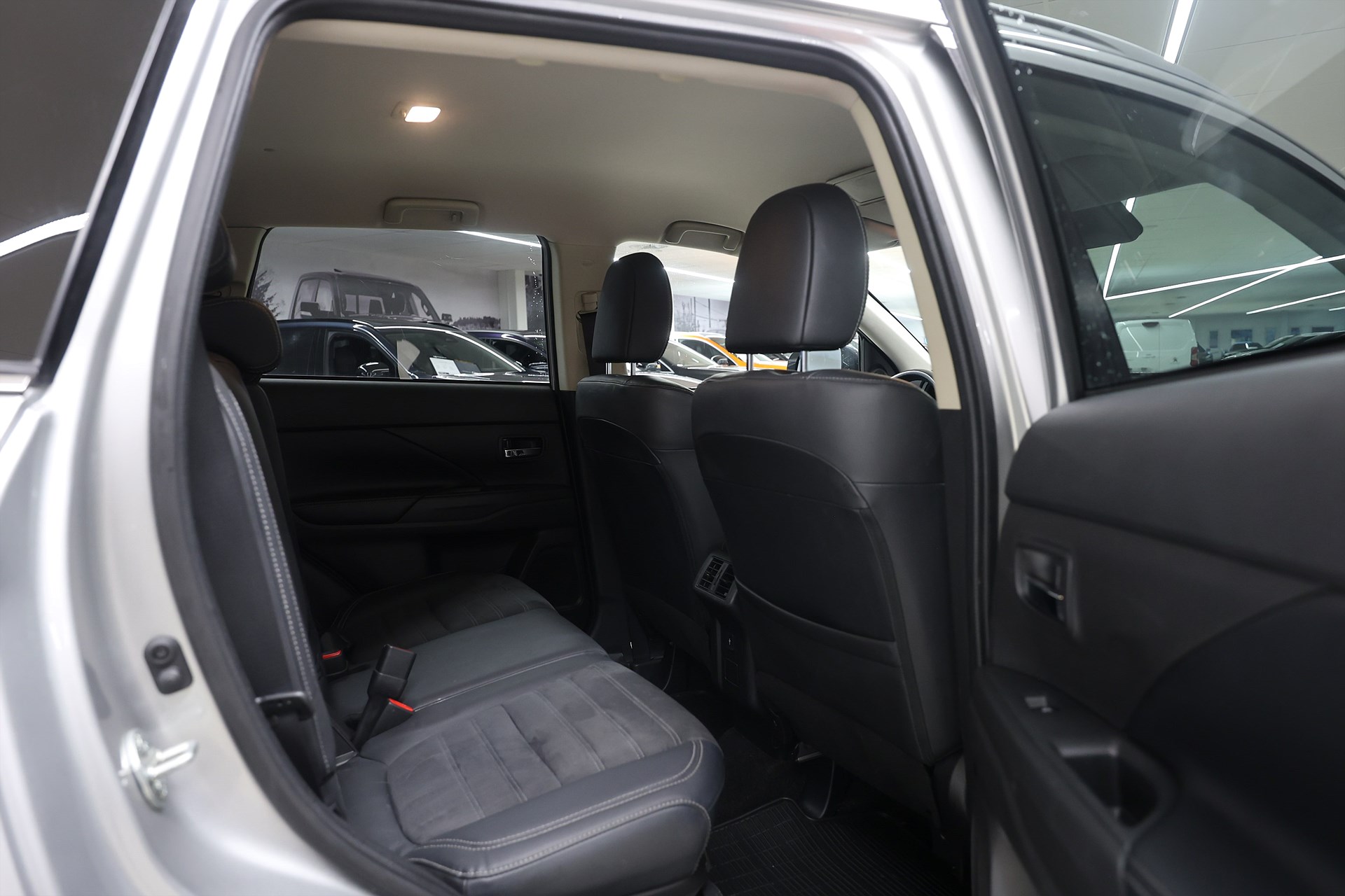 Mitsubishi Outlander 2.0 4WD 150hk Business Keyless