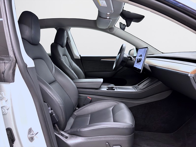 Tesla Model Y Standard Range 299hk Helg på Moberg! Pano Premium Navi 360