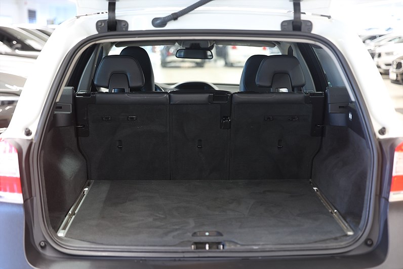Volvo XC70 D4 AWD 181hk Dynamic Pano LED Värmare Navi