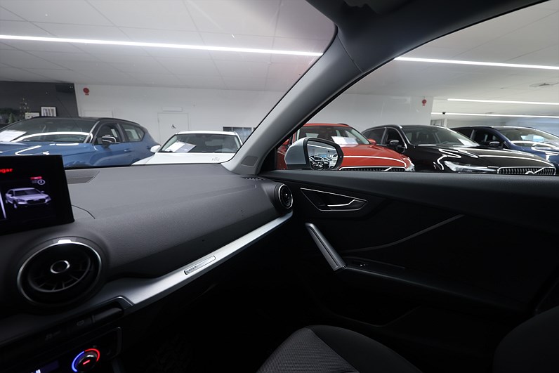 Audi Q2 1.4 TFSI 150hk Proline PDC LED Farth