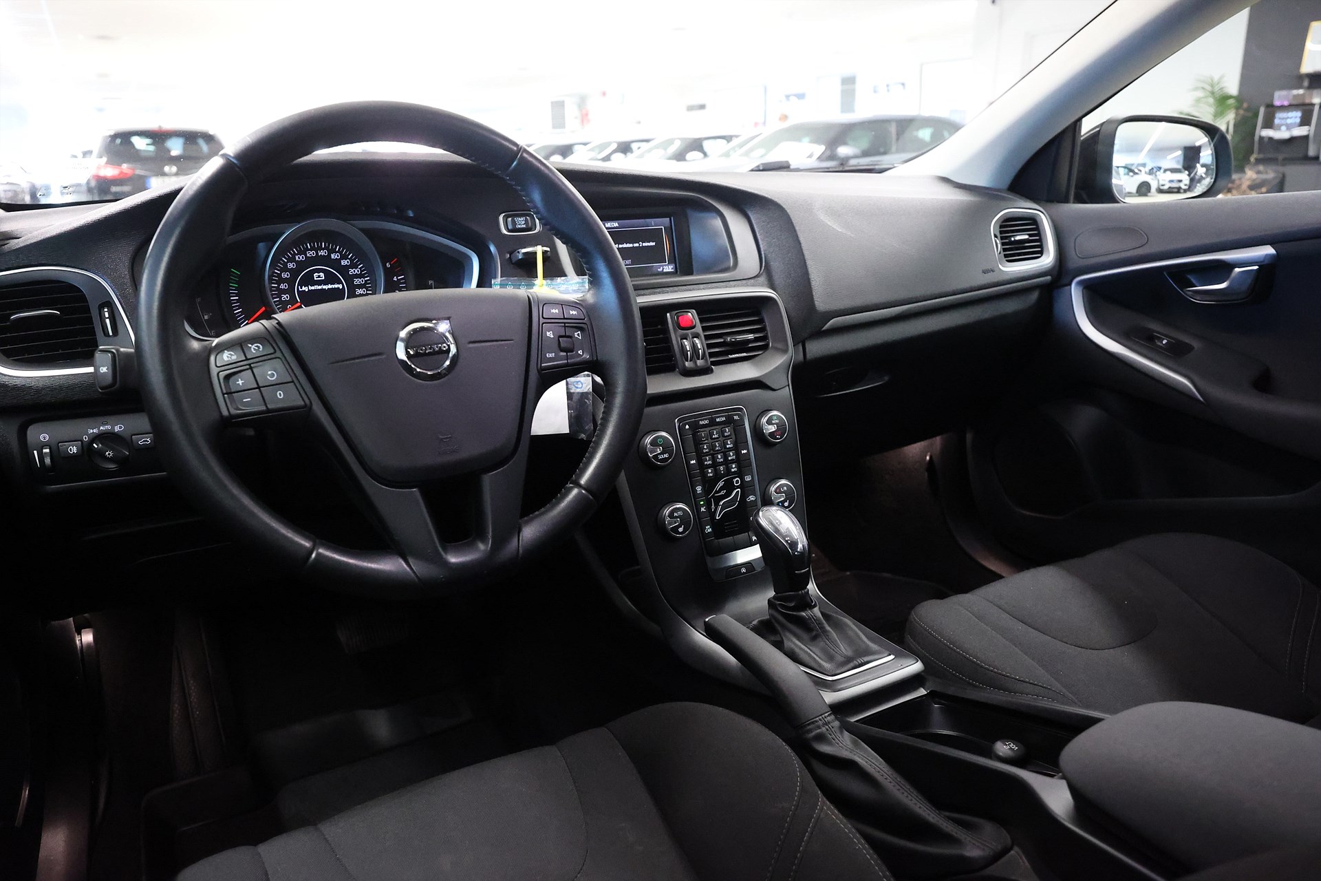 Volvo V40 D2 120hk Aut Värmare PDC Bluetooth