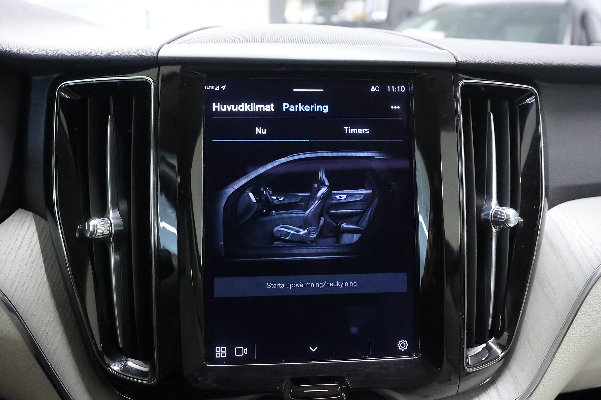 Volvo XC60 Recharge T8 AWD 456hk Plus Dark Pano 360 Drag