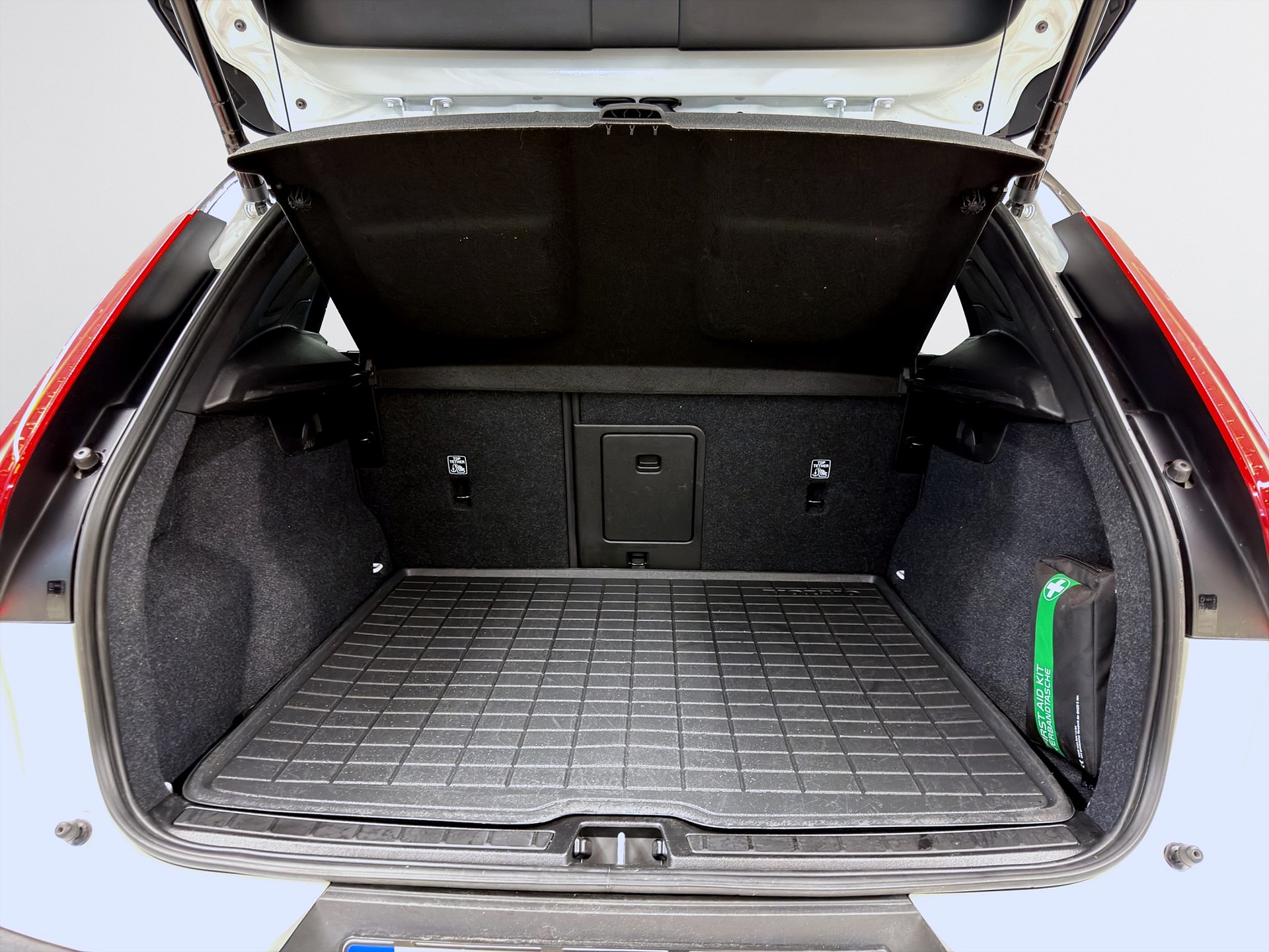 Volvo XC40 Recharge Twin 408hk Ultimate H/K Pano 360 Drag