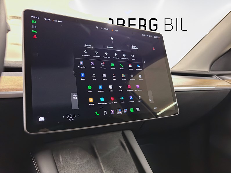 Tesla Model Y Long Range AWD 514hk Pano Läder Drag Navi