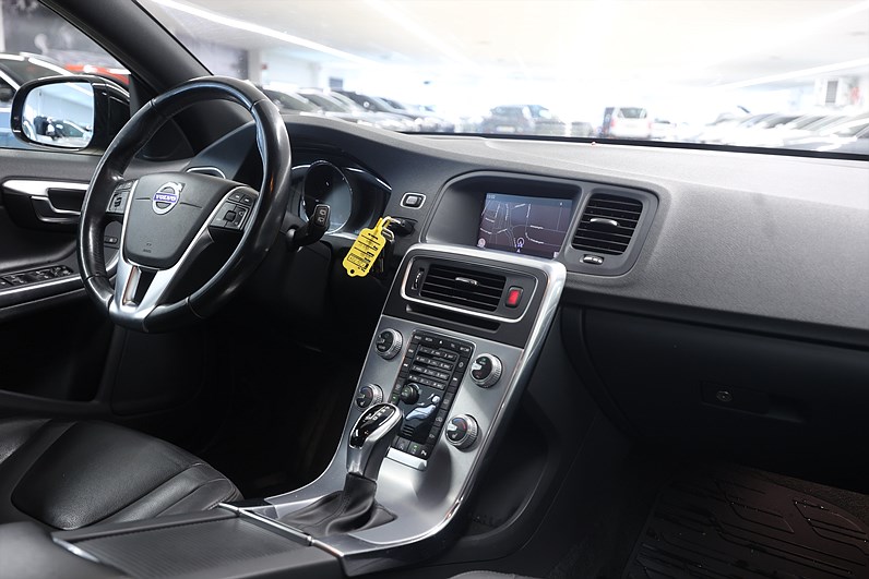 Volvo V60 Cross Country D4 190hk Summum Skinn Navi Keyless