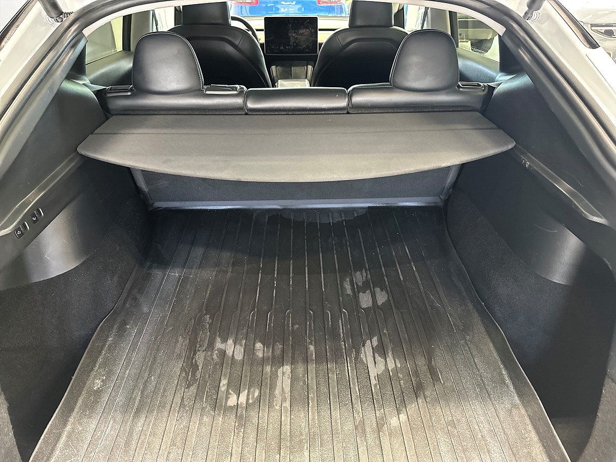 Tesla Model Y – bild 7