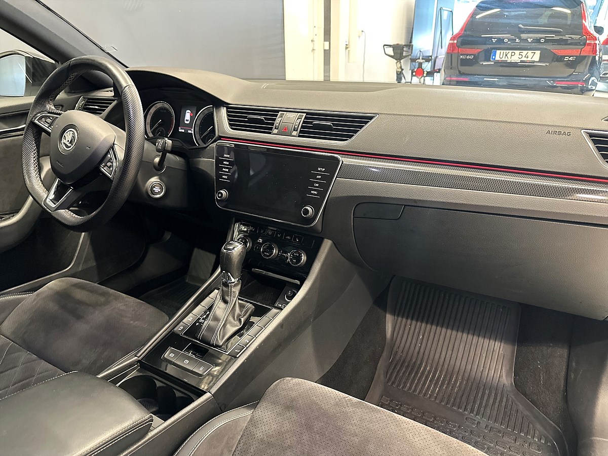 Škoda Superb – bild 12