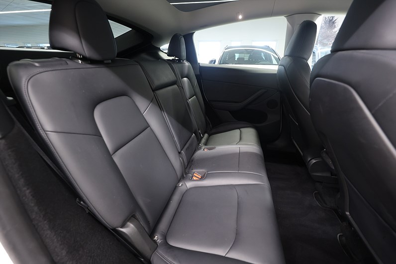 Tesla Model Y Long Range AWD 514hk *Kampanj!* AP Pano Drag