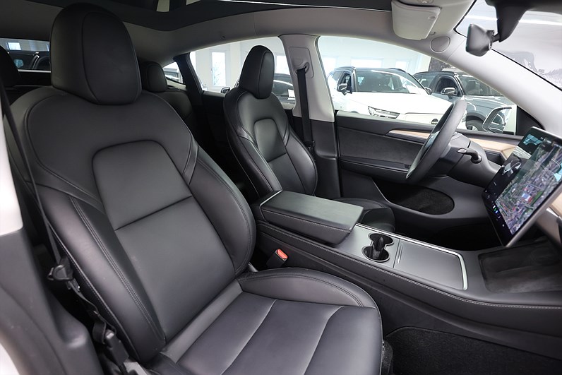 Tesla Model Y Performance 534hk *Kampanj!* Drag Pano Navi