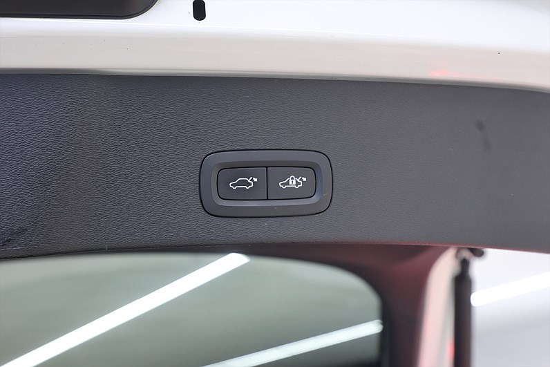 Volvo C40 Recharge Single Motor 231hk Plus Pano Drag Kamera