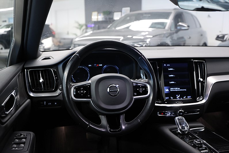 Volvo V60 T8 Twin Engine AWD 392hk Inscription H/K Värmare