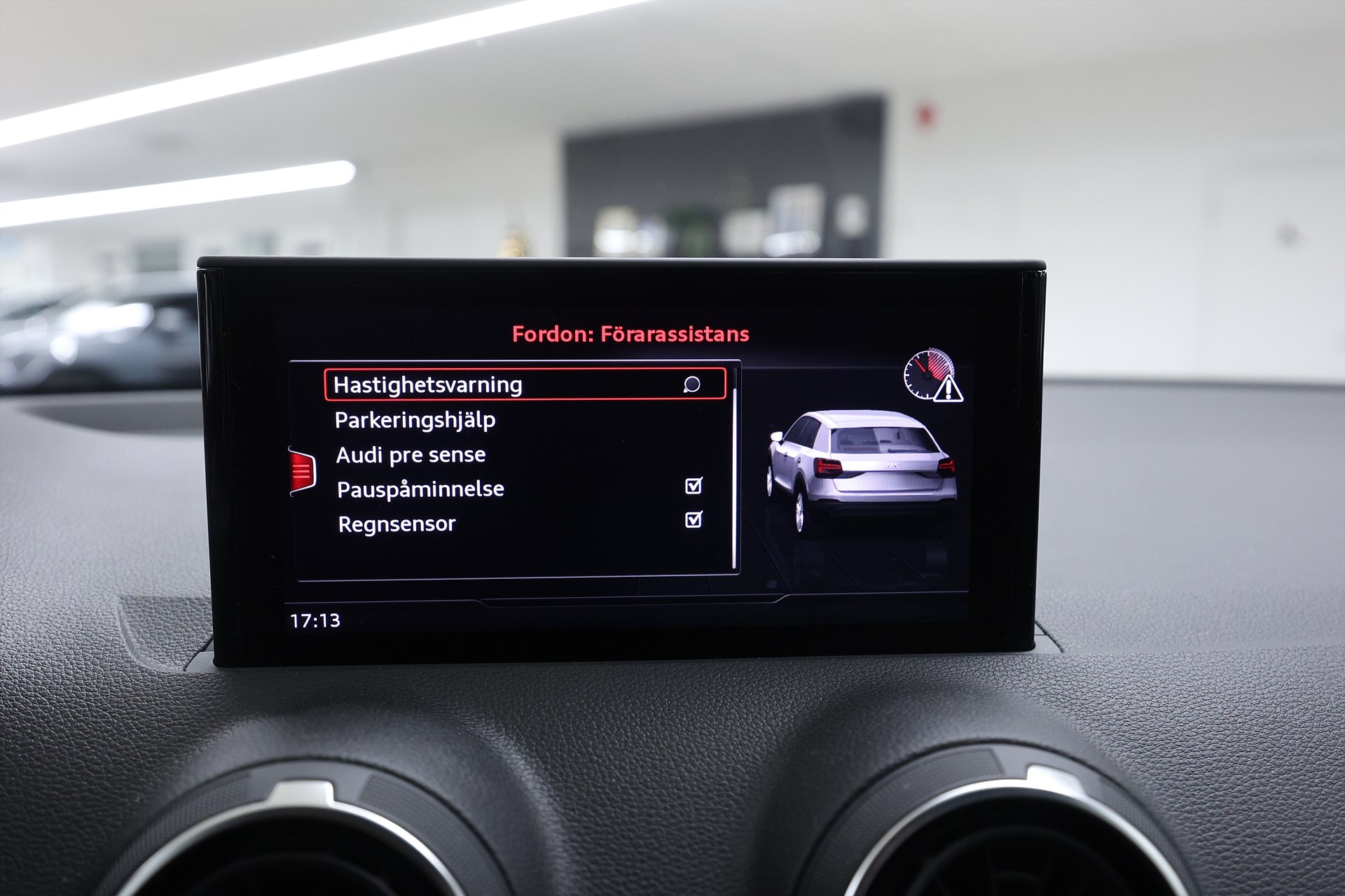 Audi Q2 30 TFSI 110hk *Hjulkampanj!* Proline PDC LED Farth MOMS