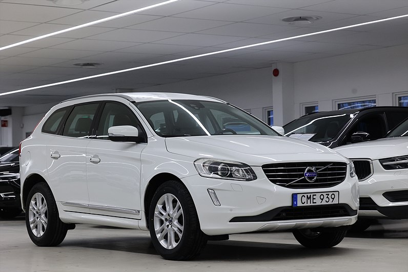 Volvo XC60 D4 AWD 181hk *Hjulkampanj!* Summum B-kamera Värmare