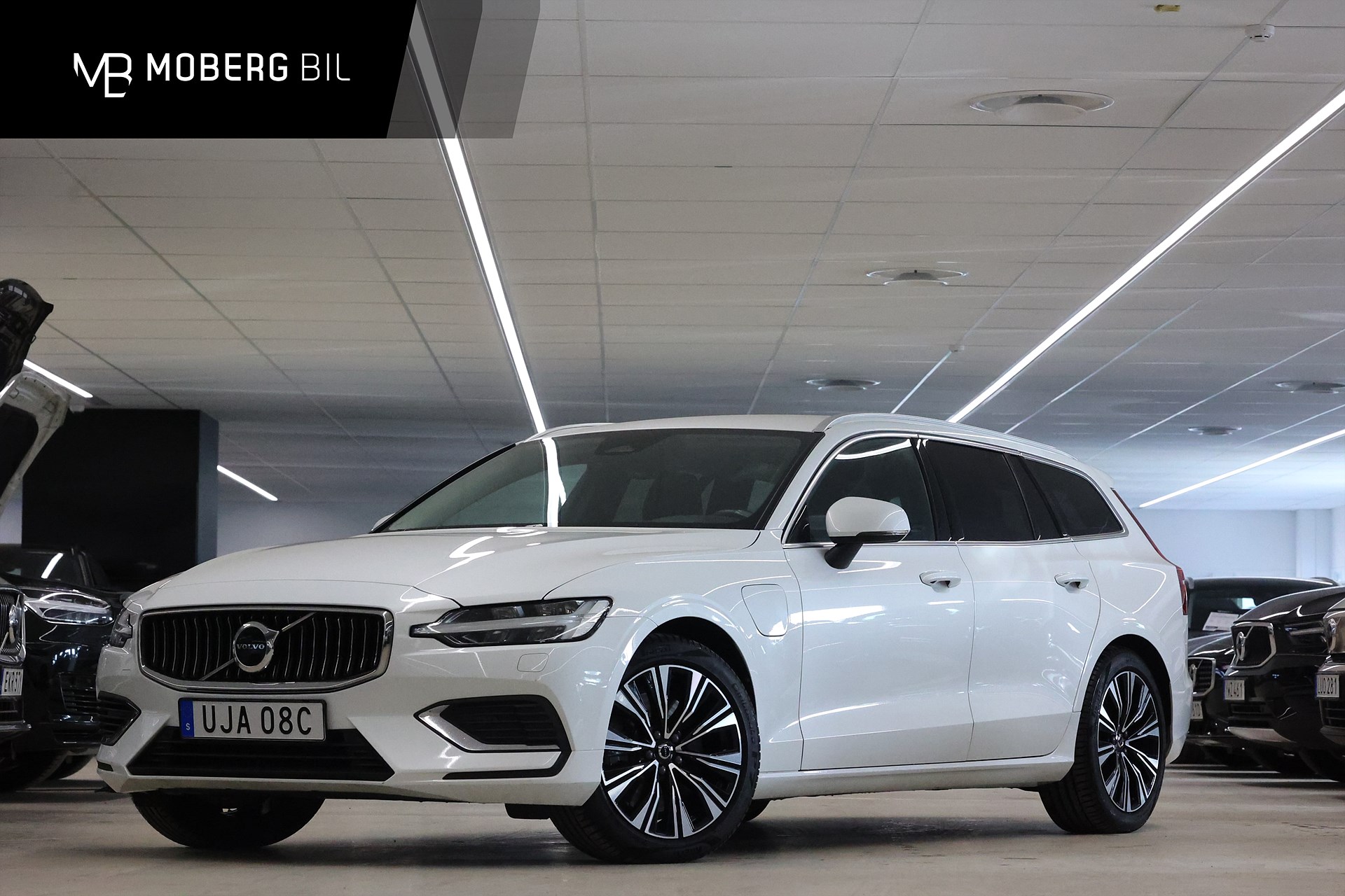 Volvo V60 Recharge T6 AWD 350hk Navi Värmare Drag Keyless