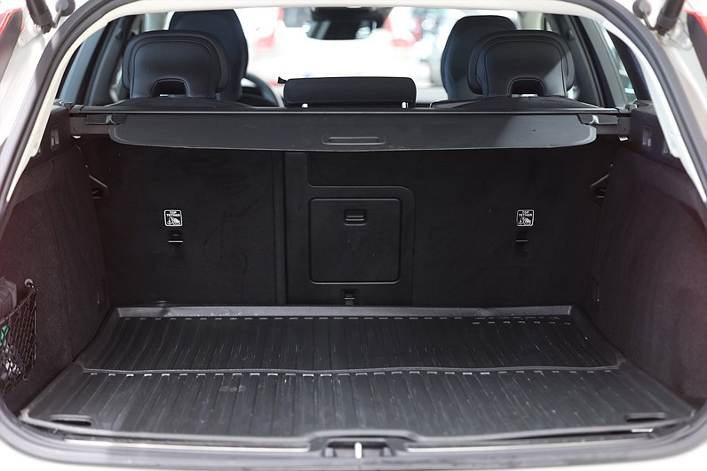 Volvo V60 Recharge T6 AWD 340hk Inskription Exp Navi B-kamera