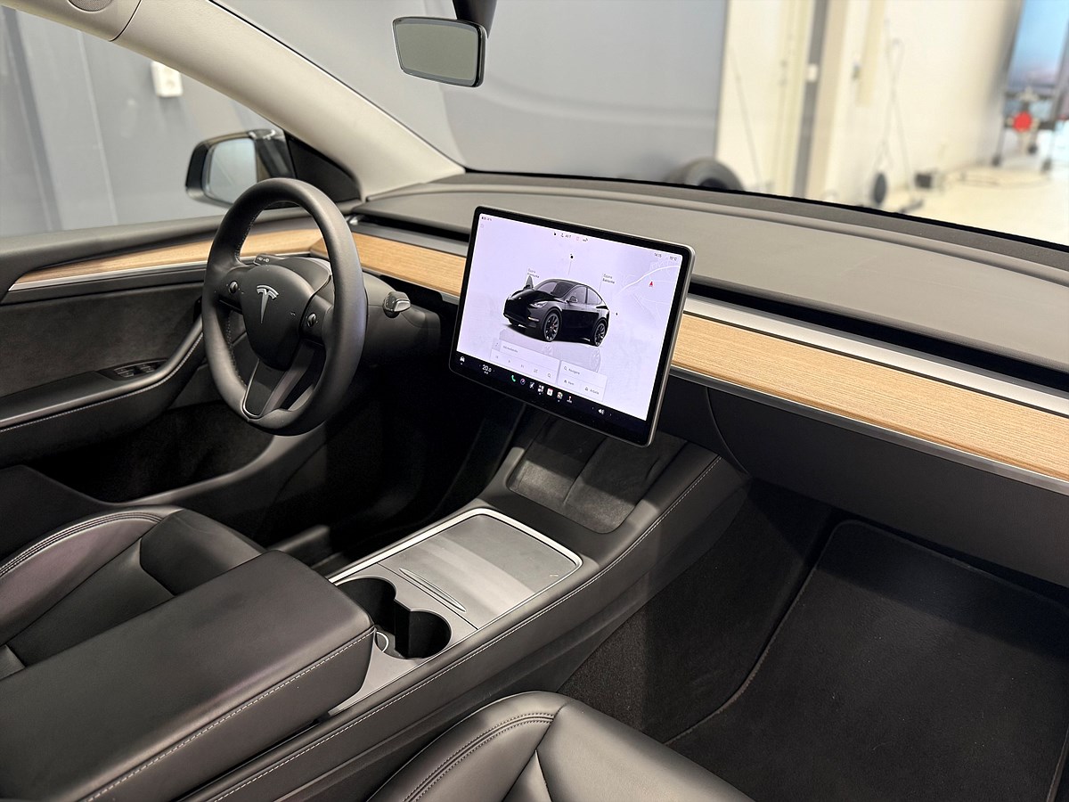 Tesla Model Y – bild 23