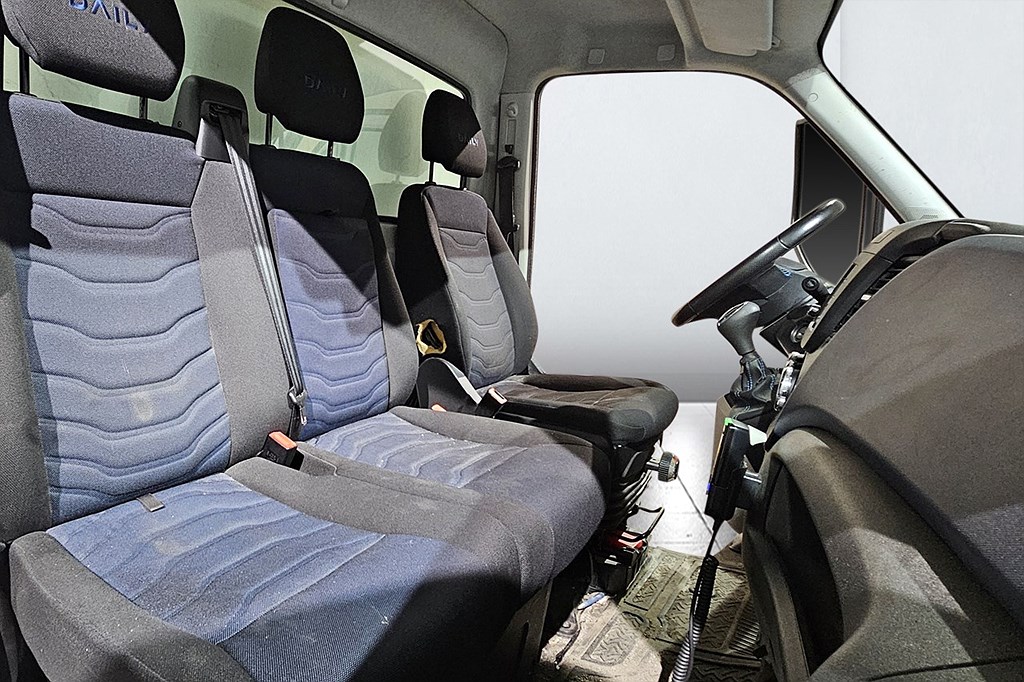 Iveco Daily 35 Volymskåp Bakgavellyft 3.0 CNG Aut MOMS 136hk – bild 13 av 15