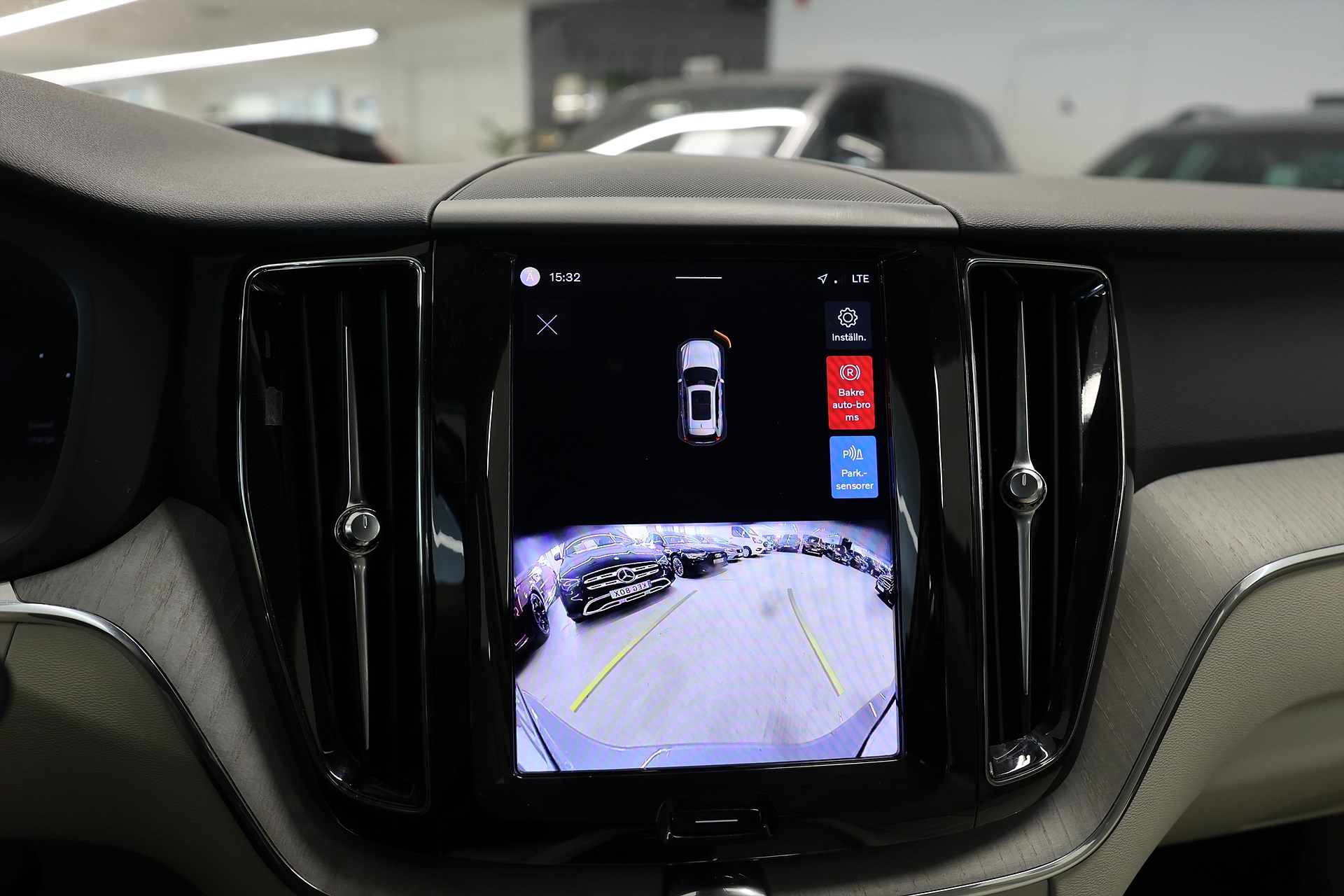 Volvo XC60 Recharge T6 AWD 350hk Core Pano Läder Värmare