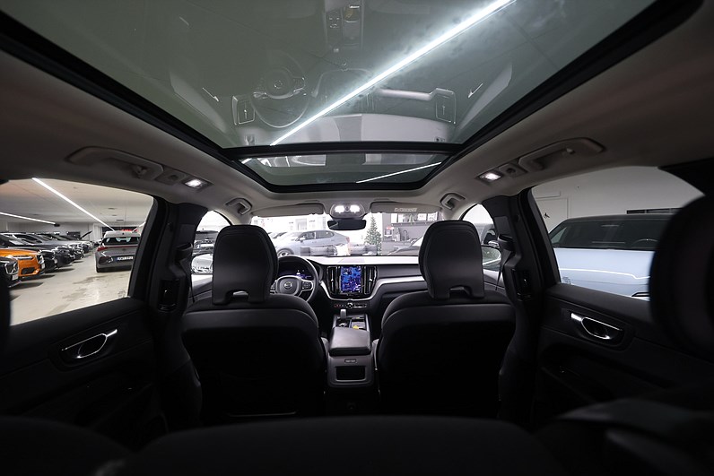 Volvo XC60 Recharge T6 AWD 350hk *Hjulkampanj!* Core Drag