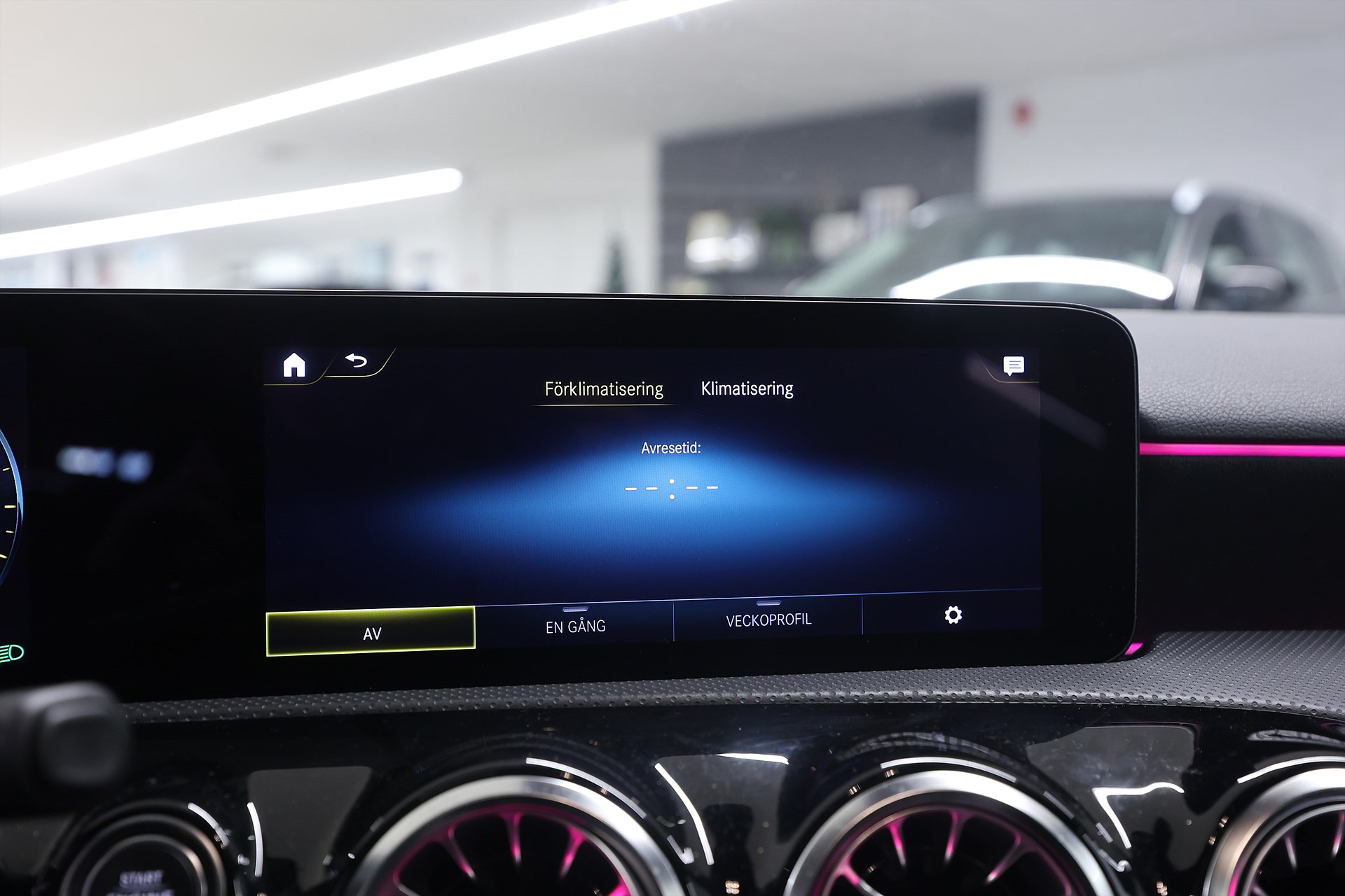 Mercedes-Benz A 250 e 218hk AMG Line Pano Värmare Keyless