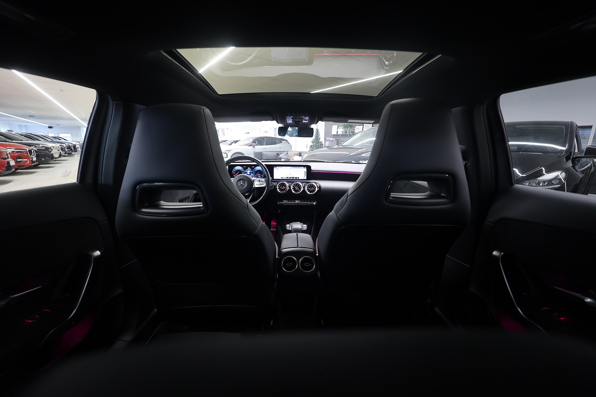 Mercedes-Benz A 250 e 218hk AMG Line Pano Värmare Keyless