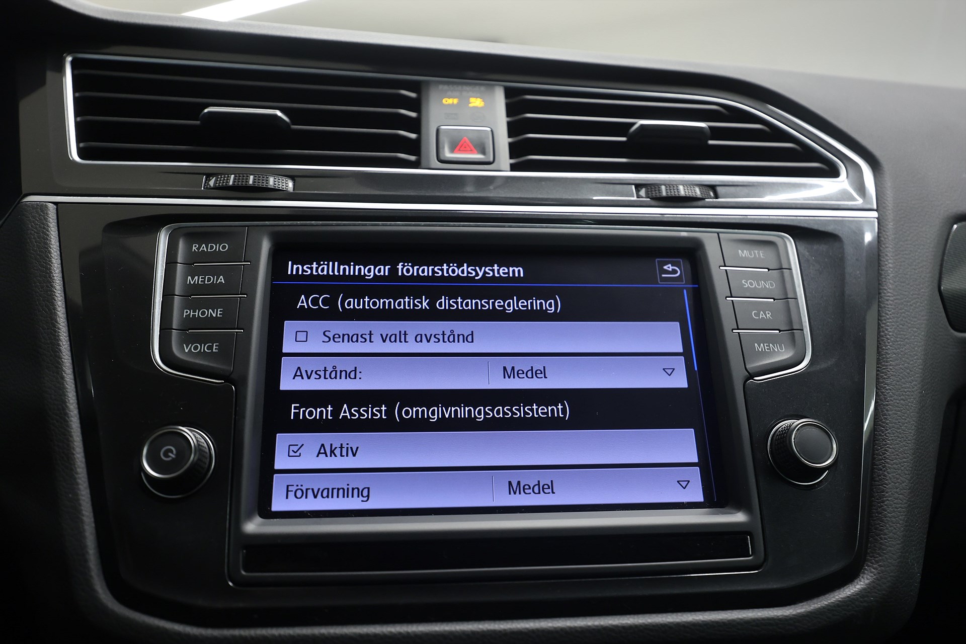 Volkswagen Tiguan 2.0 TDI 190hk GT B-kamera Drag Värmare