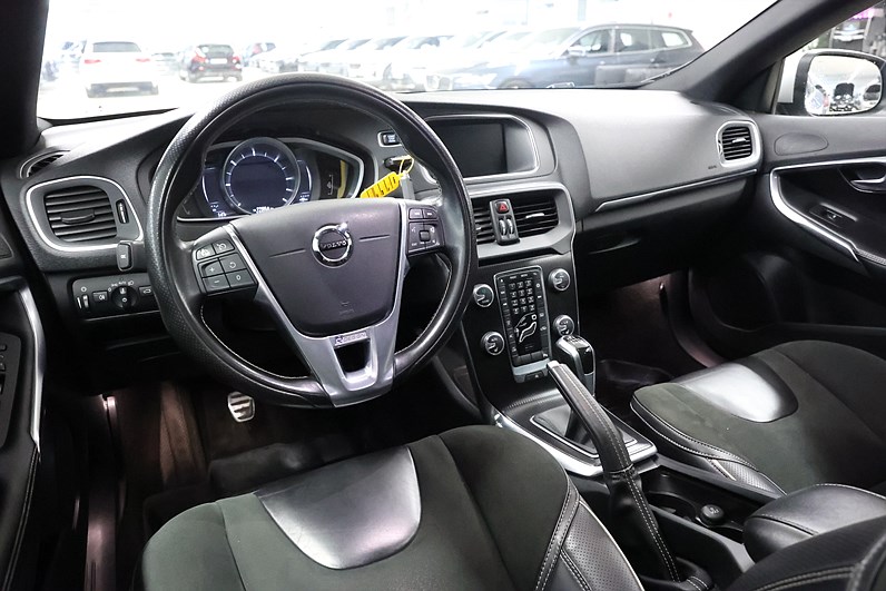 Volvo V40 D2 120hk R-Design Värmare PDC