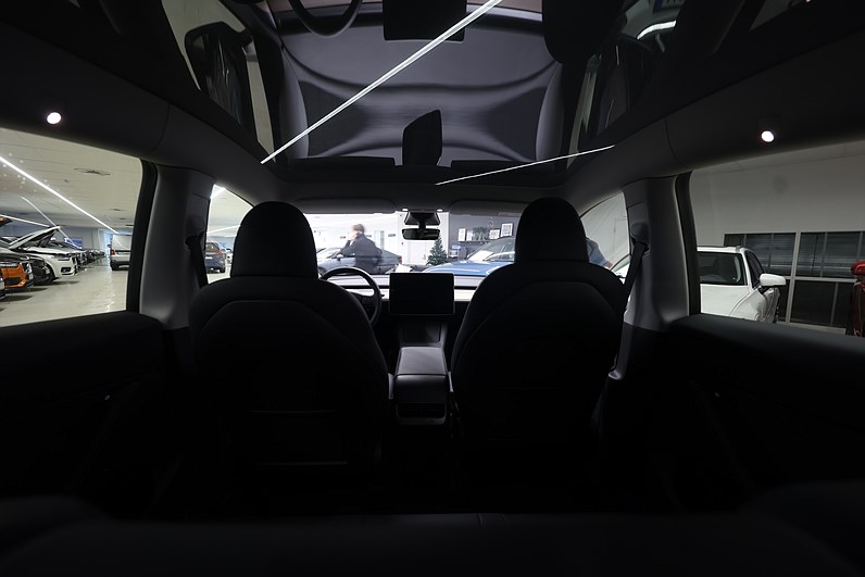 Tesla Model Y Long Range AWD 514hk AP Pano MOMS