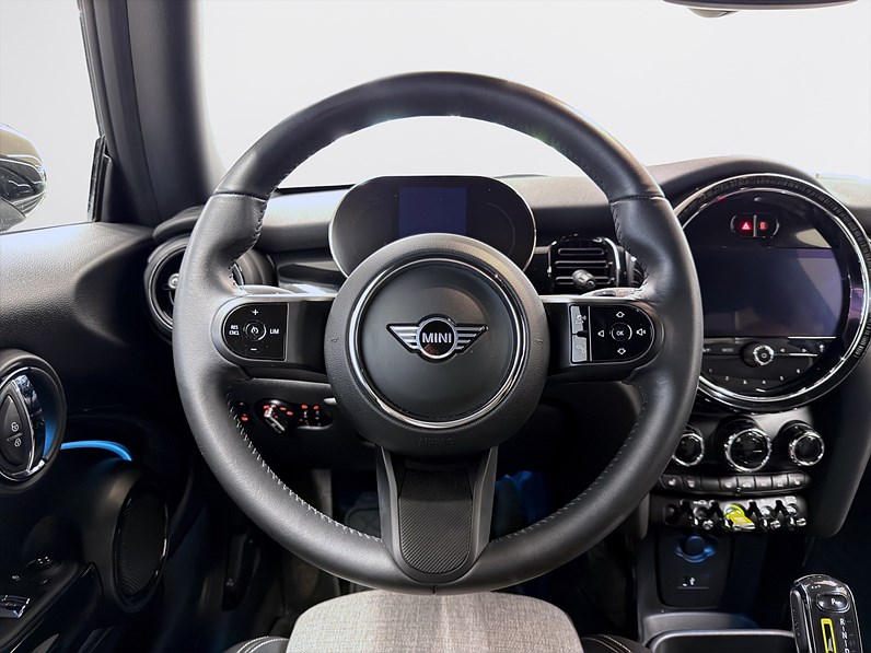 MINI Cooper SE 184hk Navi PDC Årsskatt 360kr