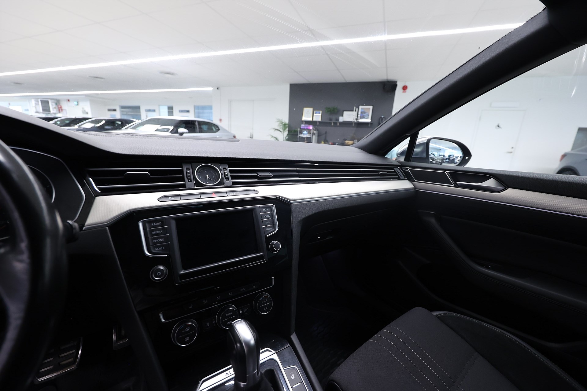 Volkswagen Passat Alltrack 2.0 TDI 4M B-kamera Värmare Carplay