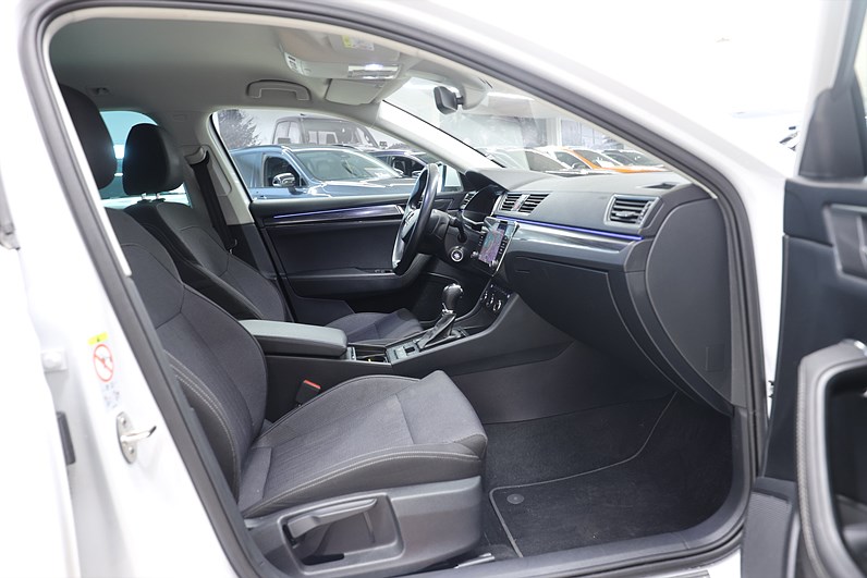 Skoda Superb iV Combi 1.4 TSI 218hk Style Drag Navi