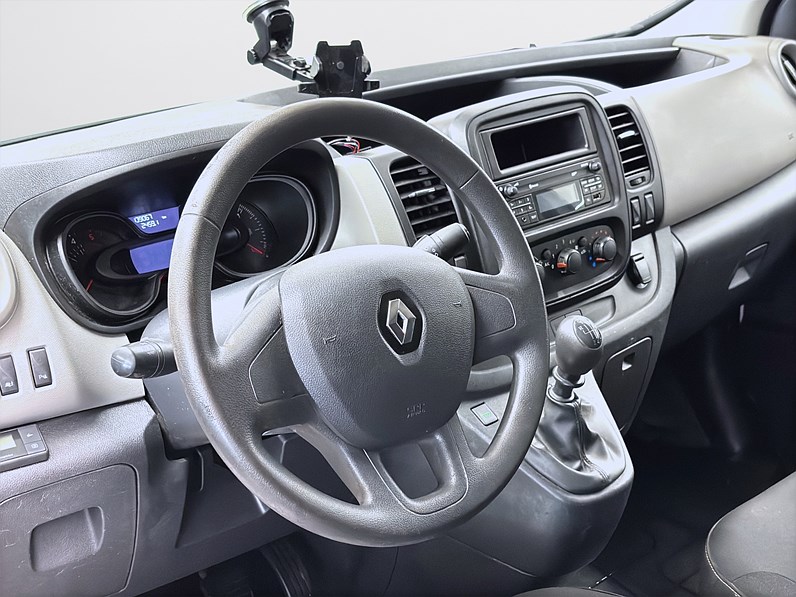 Renault Trafic 120hk Helg på Moberg! L2 Drag Värmare PDC