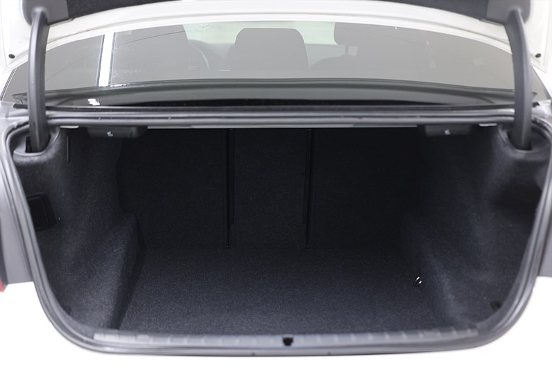 BMW 530i Sedan 252hk M Sport Shadow HiFi Drag