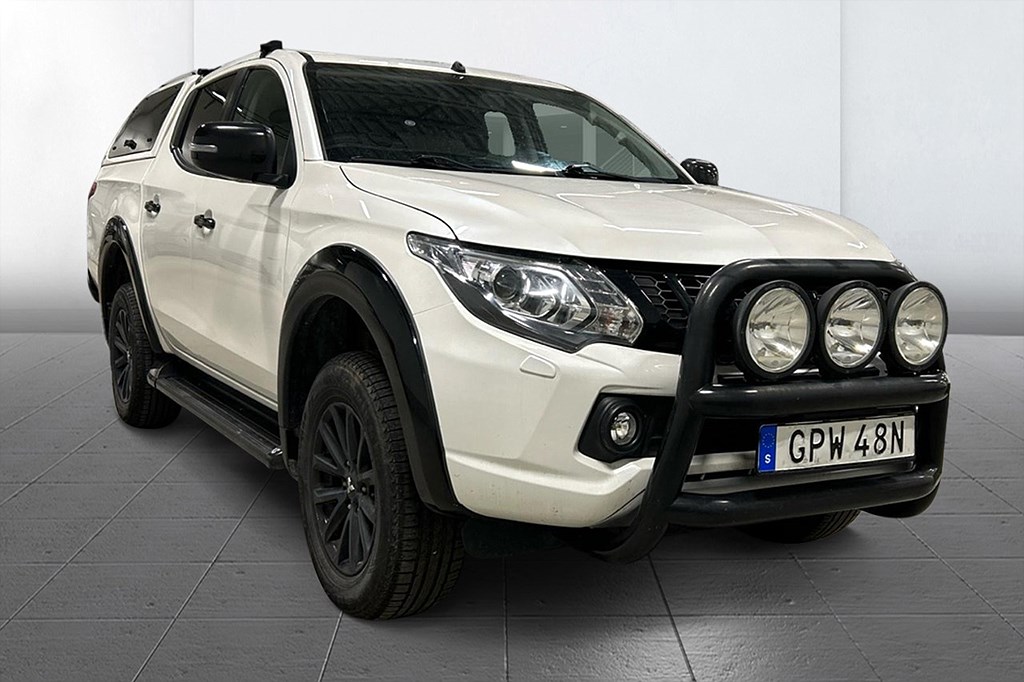 Mitsubishi L200 Dubbelhytt 2.4 DI-D 4WD Drag Kåpa Skinn Kamera MOMS 181hk – bild 3 av 9