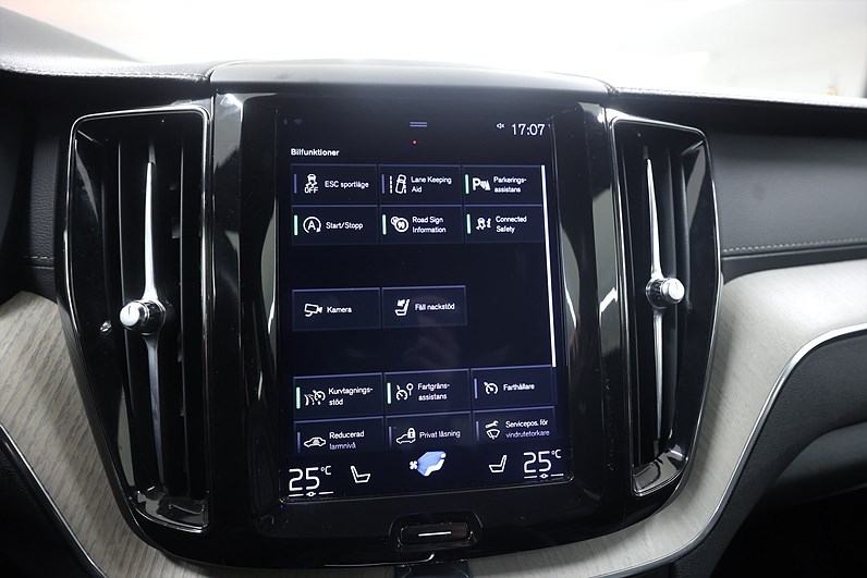 Volvo XC60 D4 190hk *Hjulkampanj!* Inscription B-kamera Navi Skinn