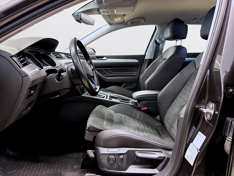 Volkswagen Passat SC GTE 218hk Keyless B-Kamera Navi Drag PDC
