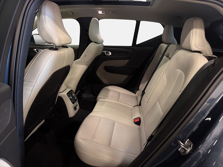 Volvo XC40 Recharge T5, 1 brukare, Inscription, Kamera, Navi 2021, blå – bild 18 av 24, begagnad hos Niber i Järfälla