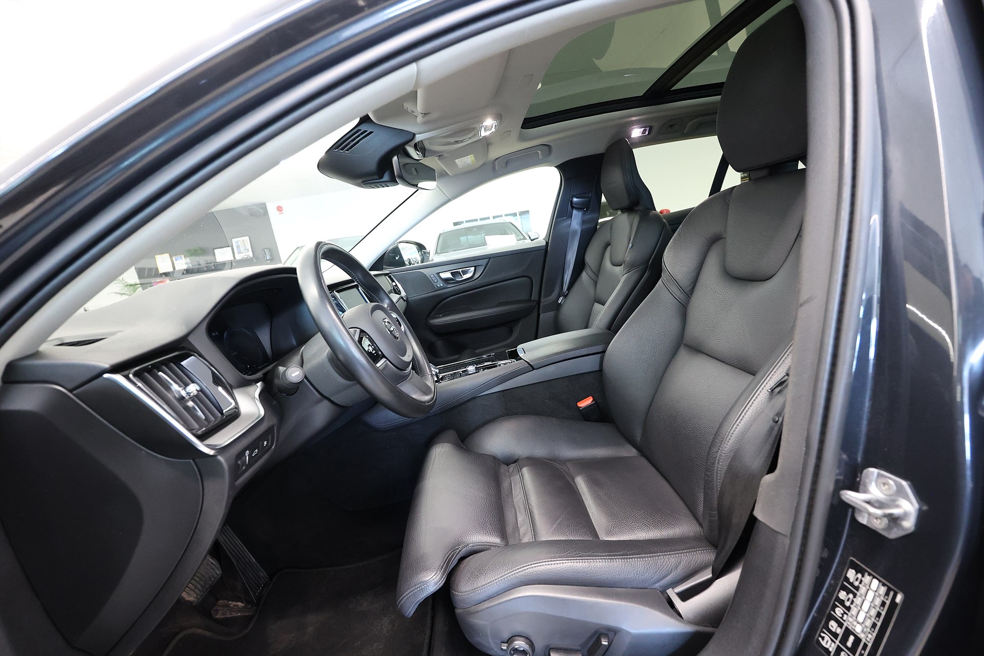 Volvo V60 T8 Twin Engine AWD 392hk Inscription Pano Keyless 360