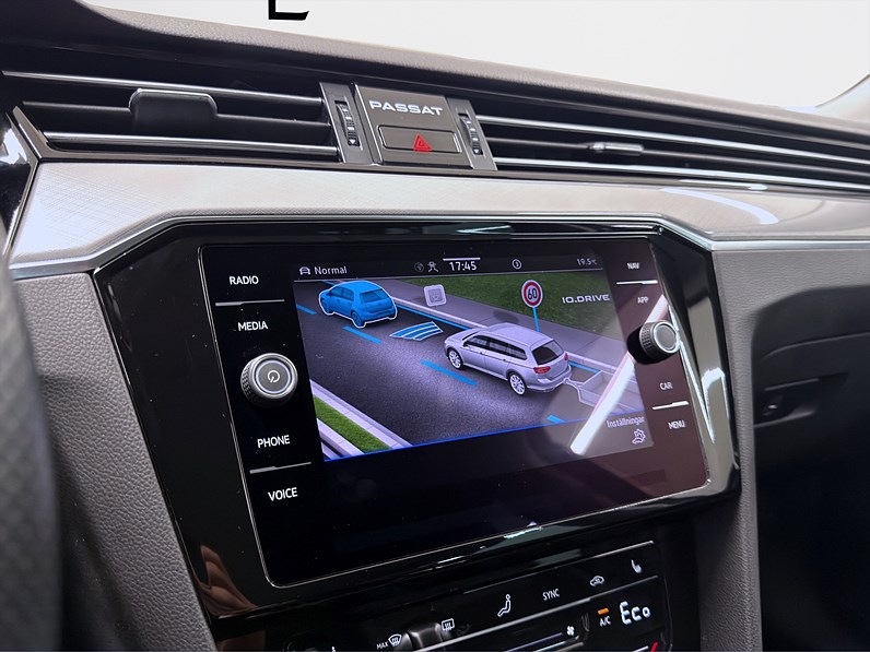 Volkswagen Passat SC GTE 218hk Executive Cockpit Drag B-Kamera