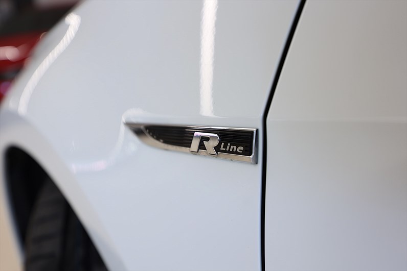 Volkswagen Golf 5-dörrar 1.0 TSI 110hk R-Line Base CarPlay
