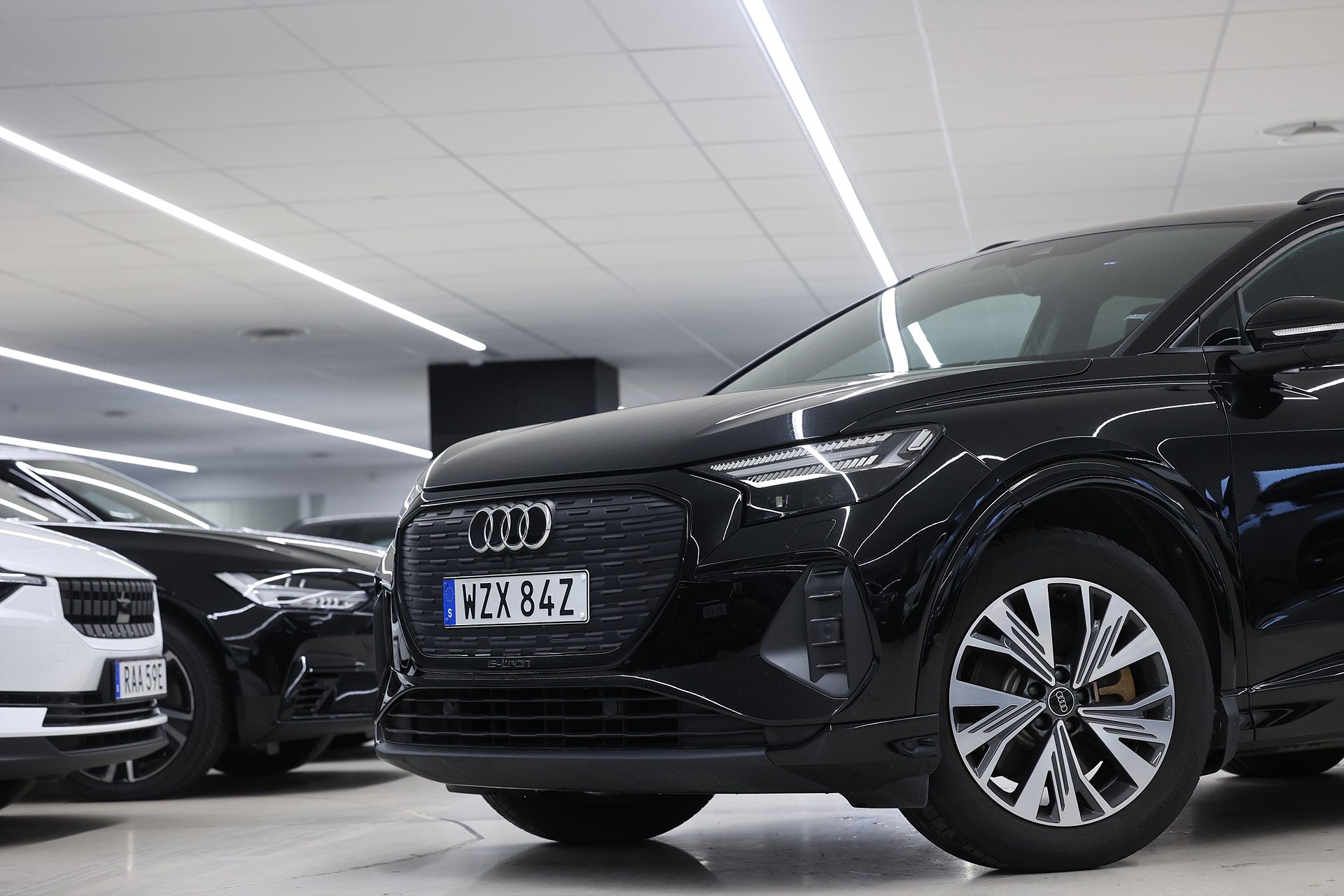 Audi Q4 40 e-tron 204hk *Hjulkampanj!* B-kamera Navi Värmare Black pkt