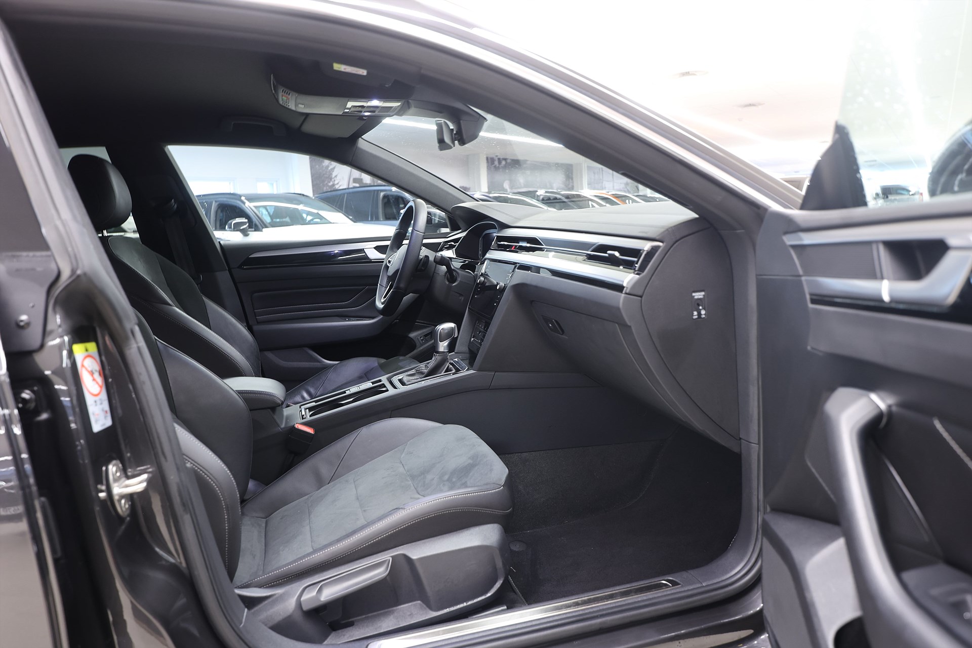 Volkswagen Arteon eHybrid 218hk R-Line Drag