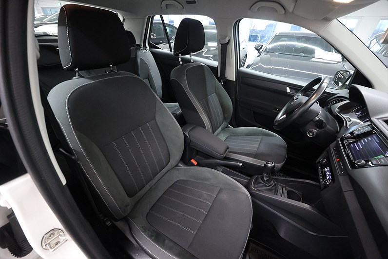 Škoda Fabia 1.0 TSI 95hk Style Carplay PDC