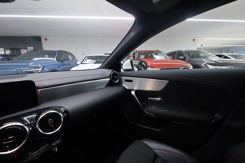 Mercedes-Benz CLA 200 SB 163hk AMG Drag Navi