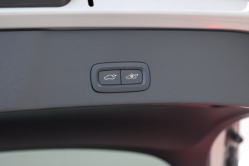 Volvo C40 Recharge Single Motor 231hk Plus Edition Pano Navi B-Kamera