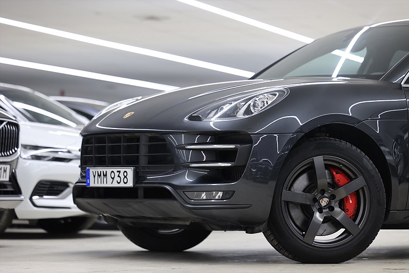 Porsche Macan Turbo Performance 441hk Sport Chrono BOSE Drag