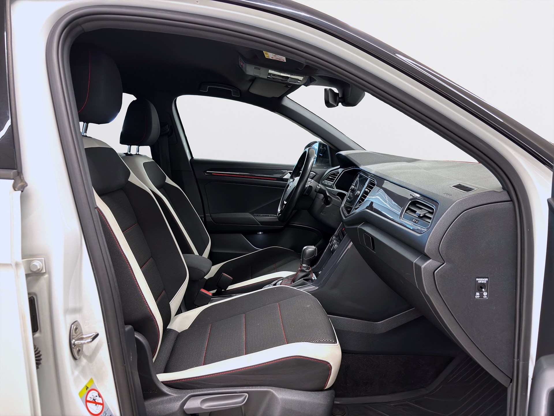 Volkswagen T-Roc 190hk GT Sports Package B-Kamera Drag Keyless