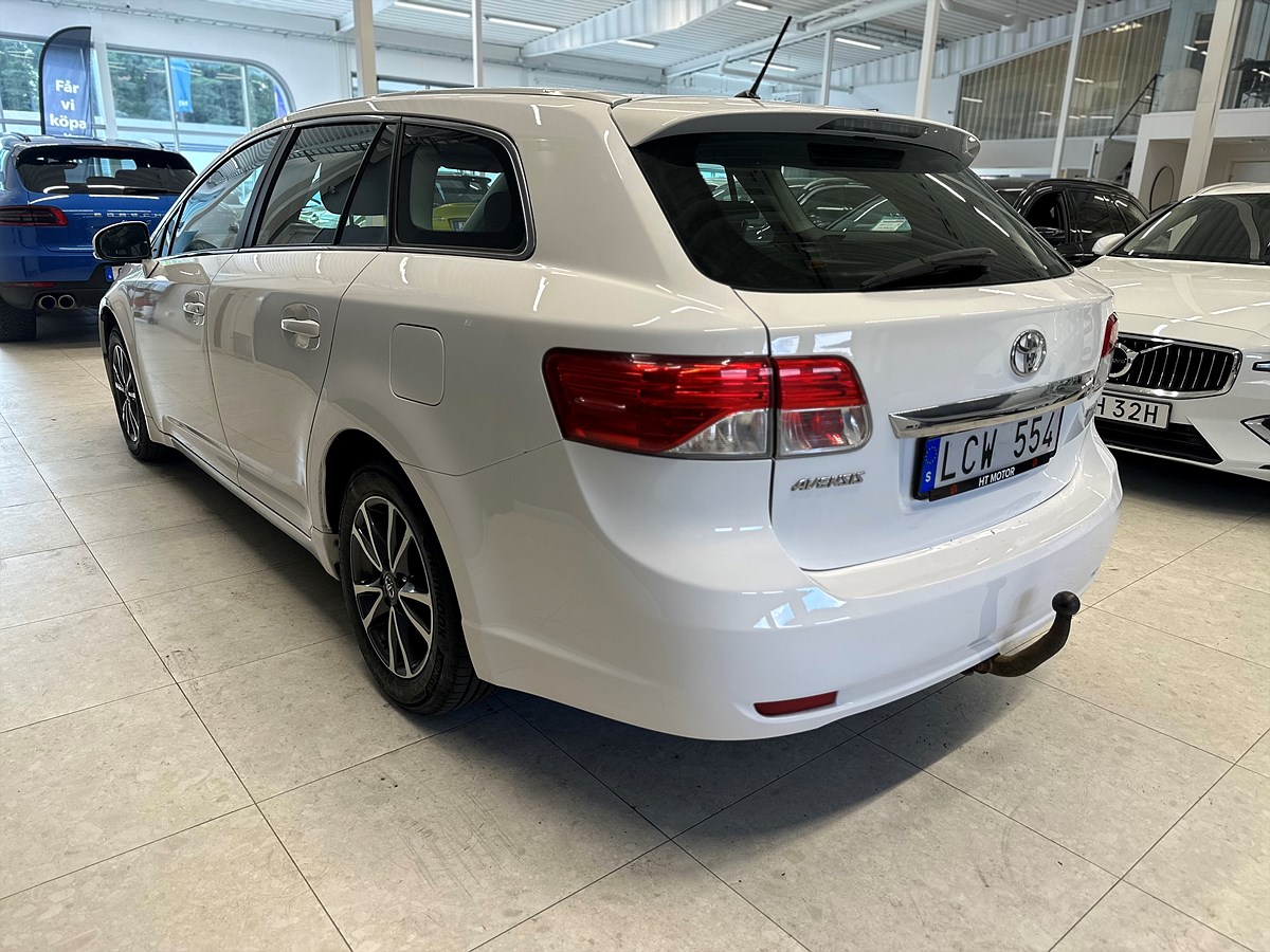 Toyota Avensis – bild 5